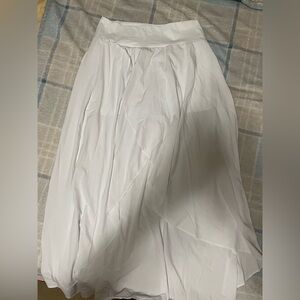 HALARA White High-Low Skirt